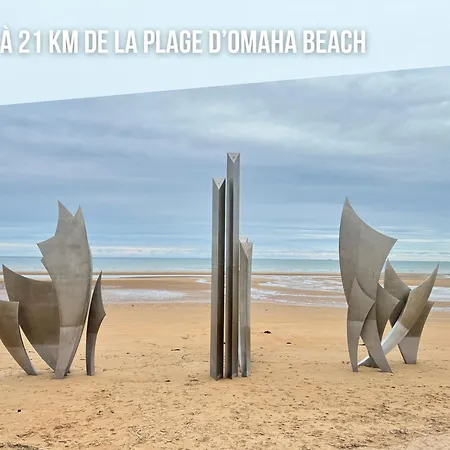 Freedom Grand Triplex Lumineux Decoration Contemporaine - Plein Centre Historique - Parking Gratuit A Proximite Proche Commerces Restaurants - Plages Du Debarquement Apartman