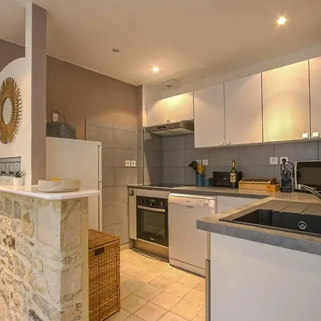 Grand Triplex Lumineux: Historic Retreat Bayeux