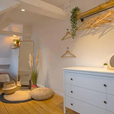 Freedom Grand Triplex Lumineux Decoration Contemporaine - Plein Centre Historique - Parking Gratuit A Proximite Proche Commerces Restaurants - Plages Du Debarquement Apartman *