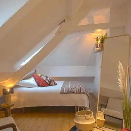 Freedom Grand Triplex Lumineux Decoration Contemporaine - Plein Centre Historique - Parking Gratuit A Proximite Proche Commerces Restaurants - Plages Du Debarquement Apartment