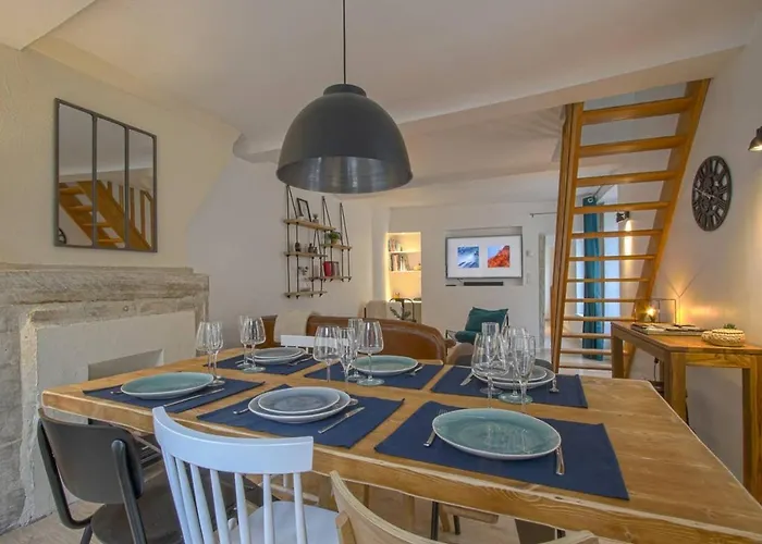 Grand Triplex Lumineux: Historic Retreat Bayeux