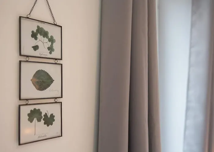 Apartment Grand Triplex Lumineux: Historic Retreat *